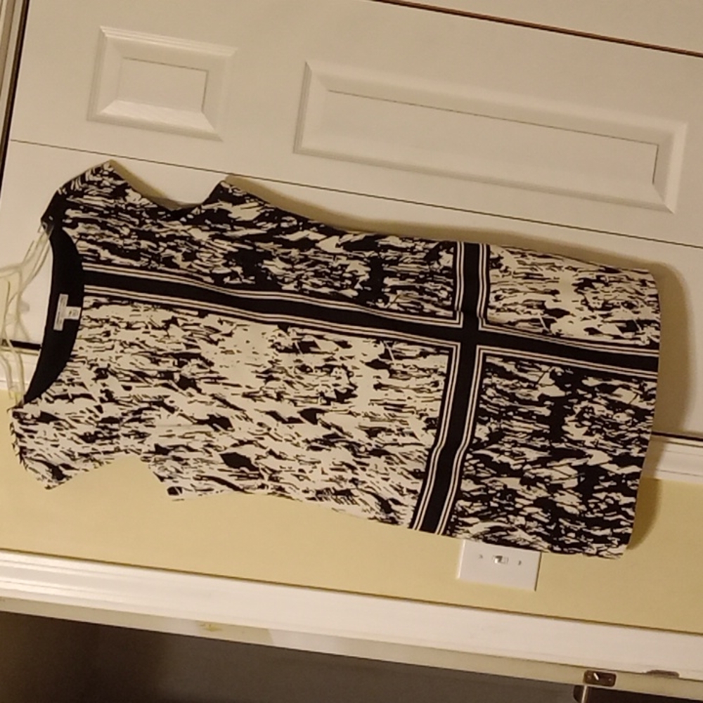 London style sleeveless size 16 above the knee length dress